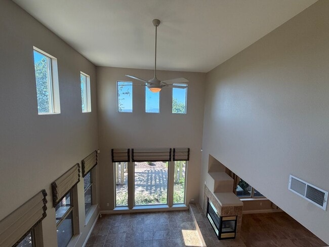 Building Photo - 1014 Gamay Dr
