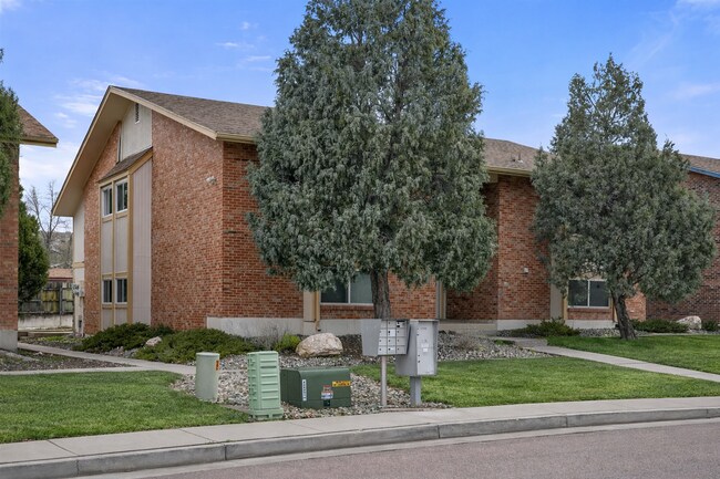 Building Photo - 995 Holli Springs Ln