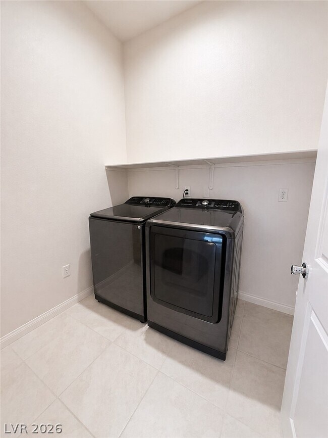 Building Photo - 684 Ambridge Dr