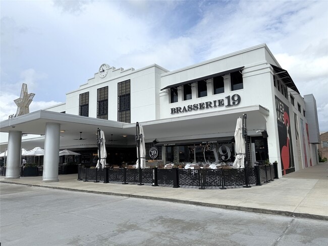 Building Photo - 1963 Peden St