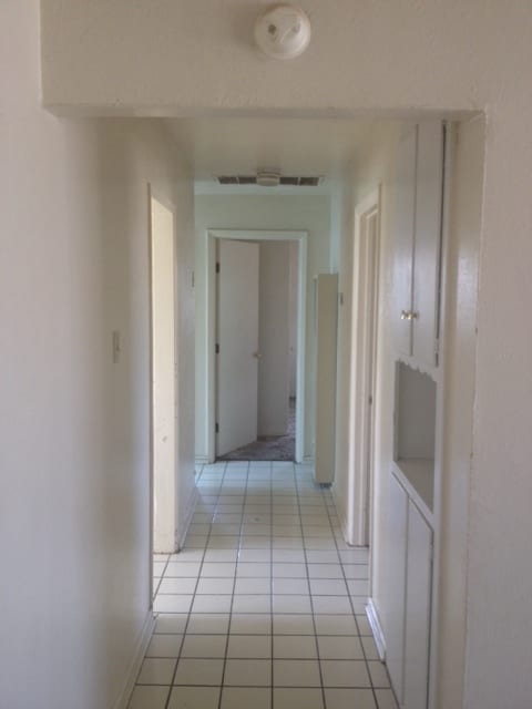 Building Photo - CORNER LOT- HAS FIREPLACE AND A DEN