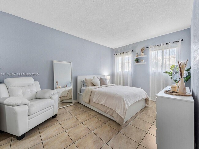 Building Photo - 13820 SW 112th St