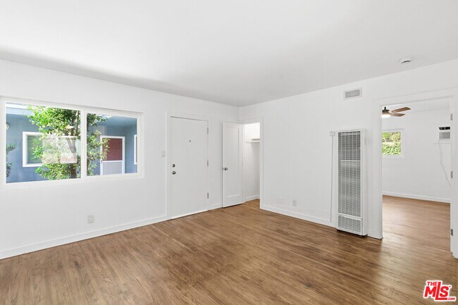 Building Photo - 4921 Coldwater Canyon Ave