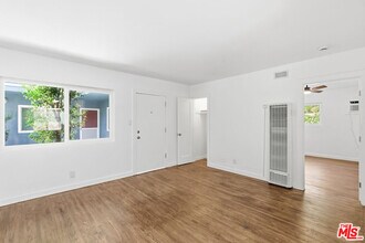 Building Photo - 4921 Coldwater Canyon Ave