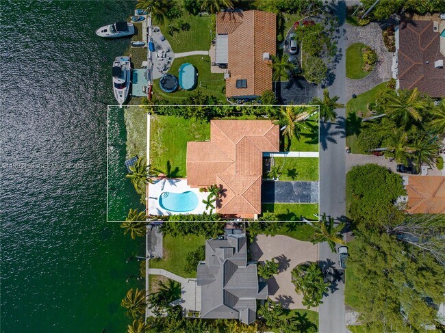 Building Photo - 7531 Beach View Dr