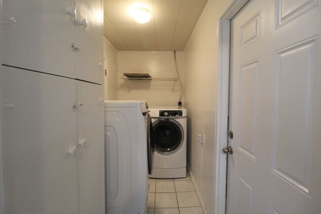 Building Photo - 2 Bedroom 1 Bath Home In Prairie Village