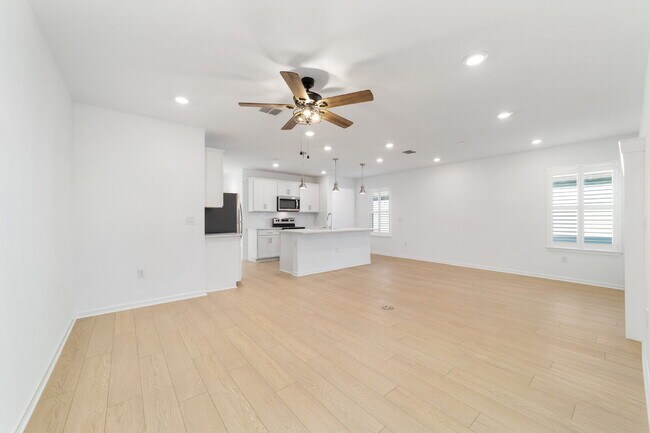 Building Photo - 5543 SW 85th Ave Rd