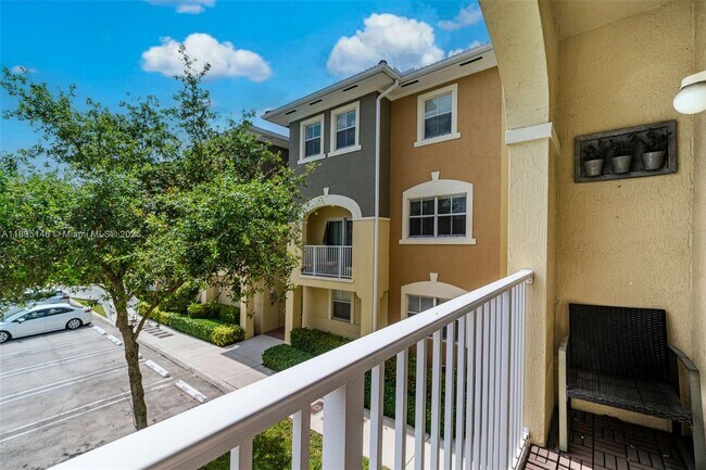 Building Photo - 8800 NW 107 Ct