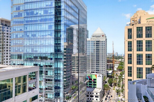 Building Photo - 100 E Las Olas Blvd
