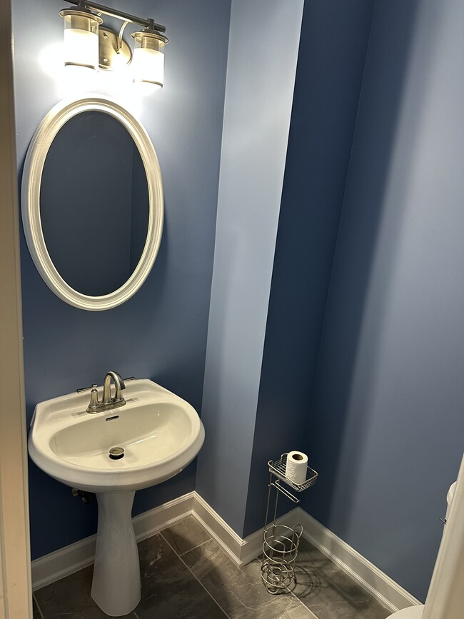 Building Photo - 580 Wisteria Dr