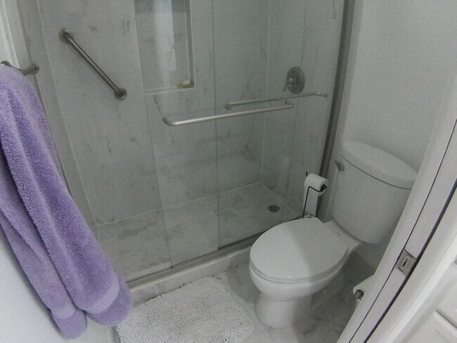 Building Photo - 22 Capri Dr