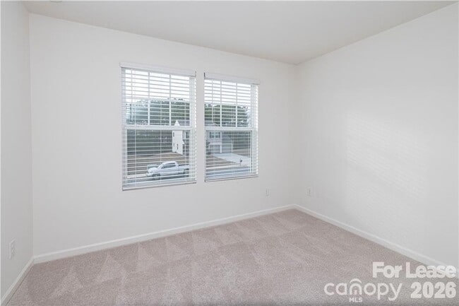 Building Photo - 824 Yorkshire Dr