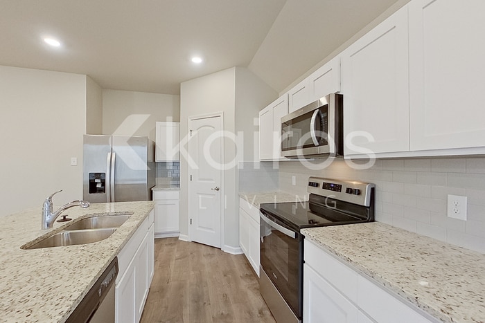 Building Photo - 416 Mango Dr