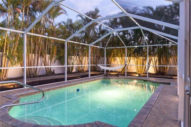 Building Photo - 2208 Viscaya Pkwy