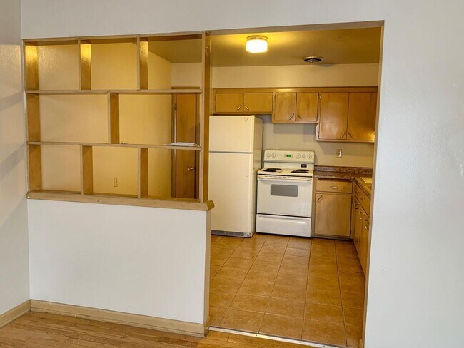 Building Photo - 7711 W Hampton Ave