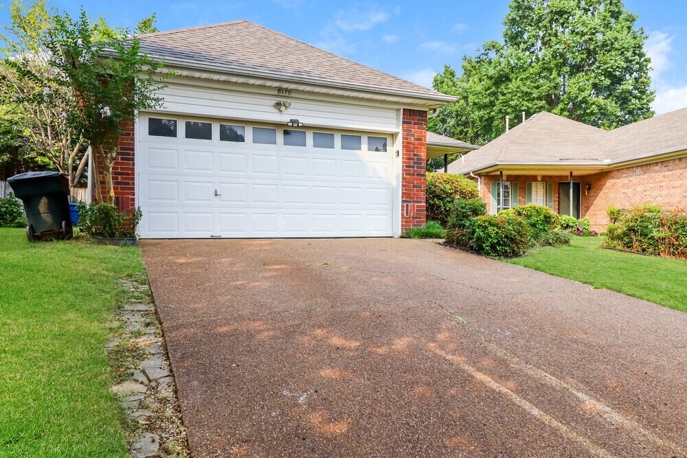 Building Photo - 8170 Timber Knoll Ln
