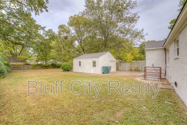 Building Photo - 1363 Colonial Rd