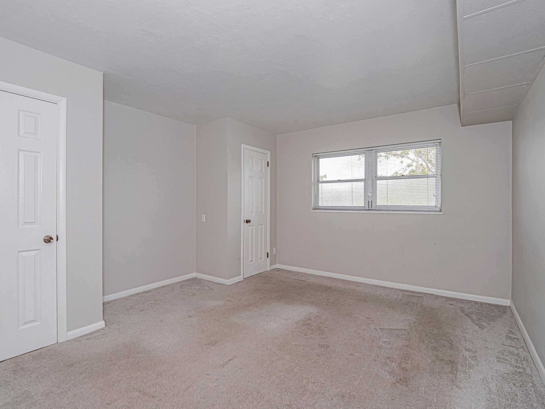 Building Photo - 677 Royal Palm Blvd