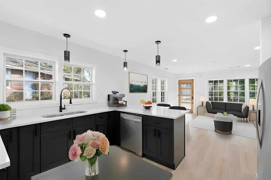 Building Photo - 167 Rockmart Dr SW