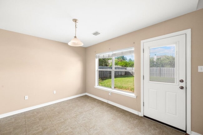 Building Photo - 3235 Bellingrath Dr