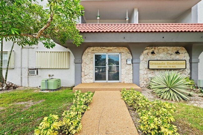 Primary Photo - 8107 SW 72nd Ave