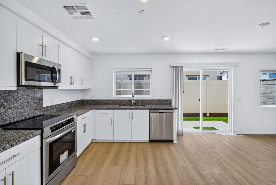 Building Photo - 7030 Olive Grove St