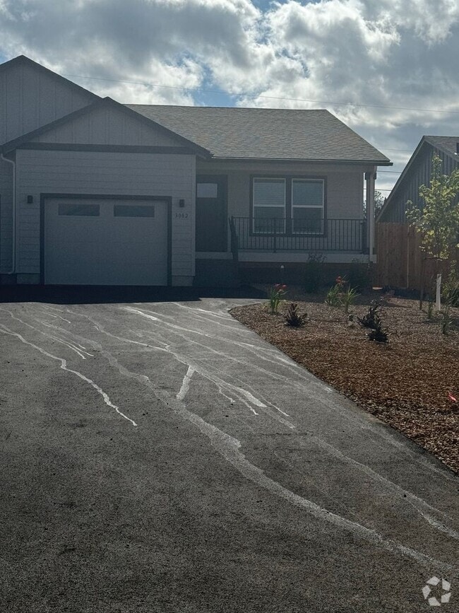 Building Photo - Brand New Duplex in SW Redmond