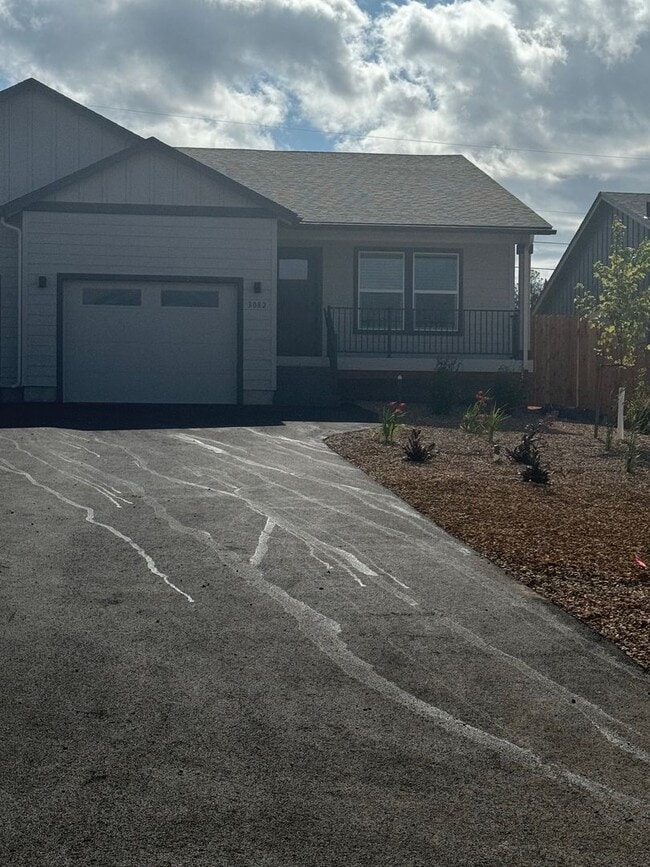Building Photo - Brand New Duplex in SW Redmond
