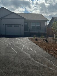 Building Photo - Brand New Duplex in SW Redmond