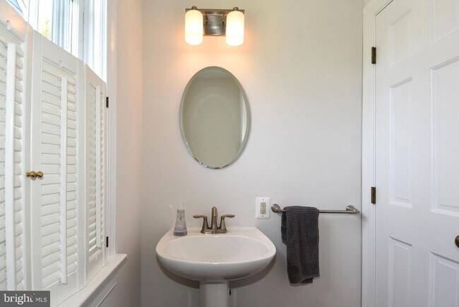 Building Photo - Discover exceptional comfort and timeless style in this beautifully updated single family residen...