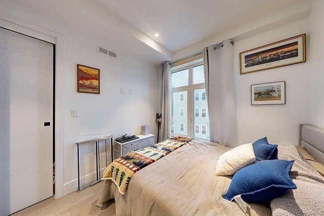 Building Photo - lnblok