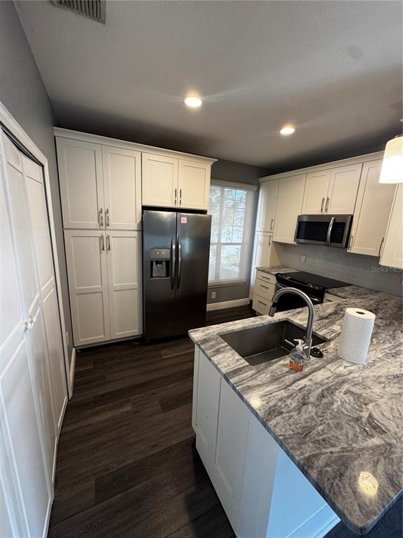 Building Photo - 5000 Culbreath Key Way