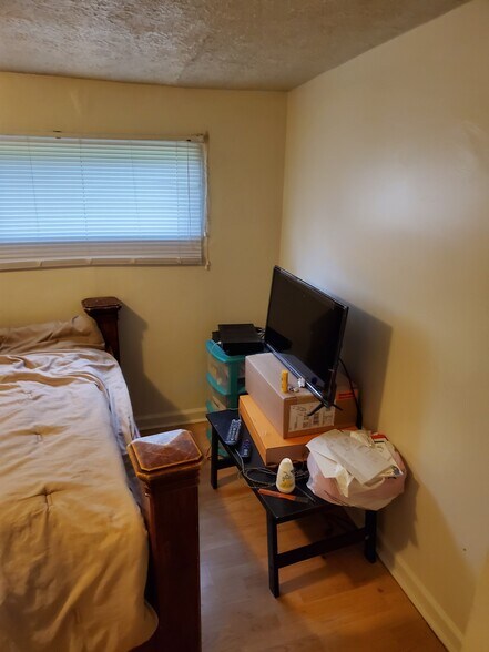 Building Photo - 2862 N Olney St