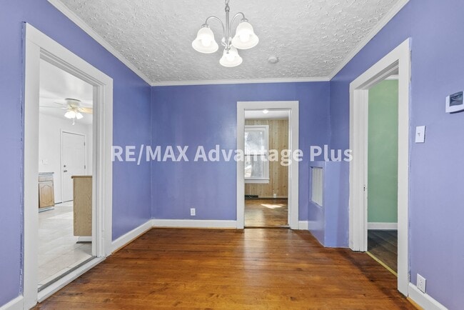 Building Photo - 3-Bedroom Home Convenient to Farmville and Hampden Sydney!