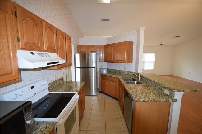 Building Photo - 5955 Chickadee Dr