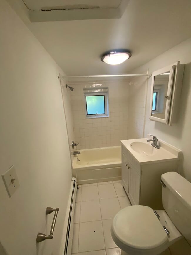 Building Photo - 782 Rte 9