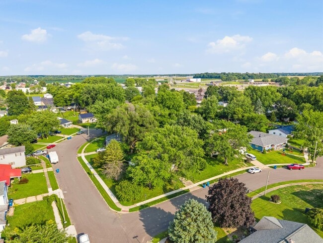 Building Photo - 836 Eastmont Dr