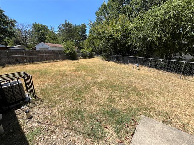 Building Photo - 1809 Sycamore Dr