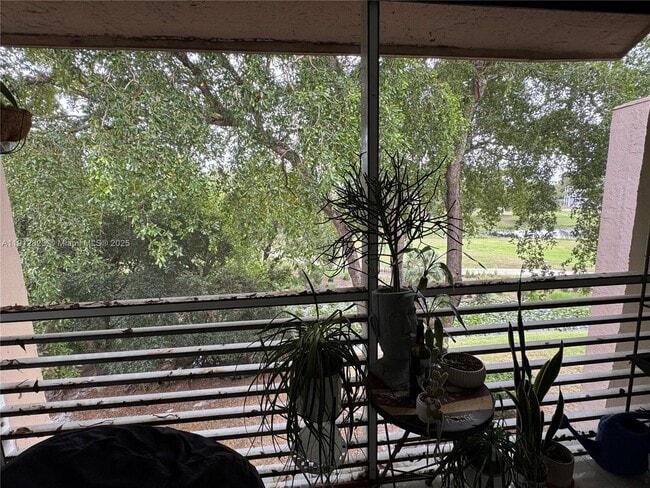 Building Photo - 9495 Evergreen Pl