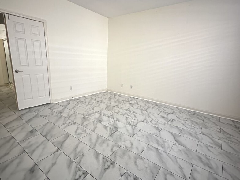 Building Photo - 28605 Broadstone Way