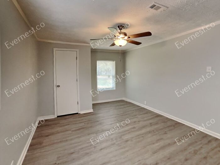 Building Photo - 239 Bellwood Ln