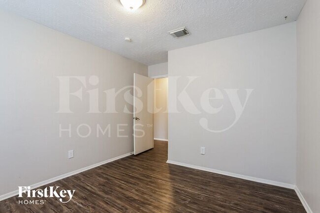 Building Photo - 15814 Whipple Tree Dr