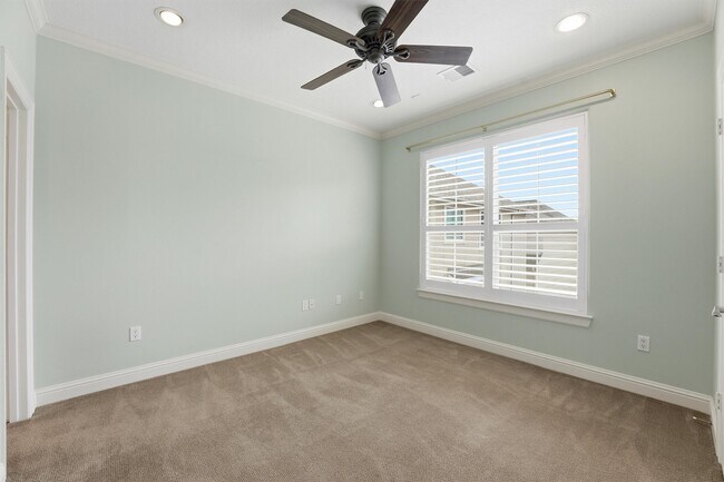 Building Photo - 5523 Crooms St