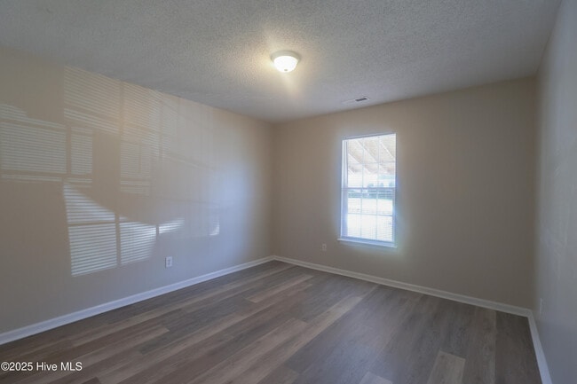Building Photo - 1091 W Pueblo Dr