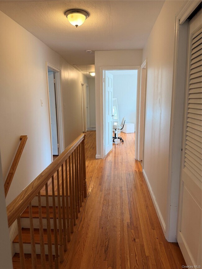 Building Photo - 8 Tobi Ln