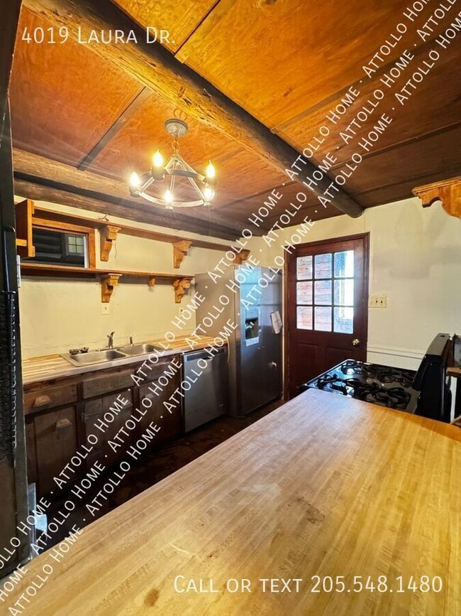 Building Photo - 4019 Laura Dr