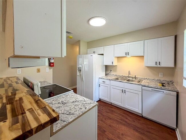 Building Photo - 13625 NW 141 Pl