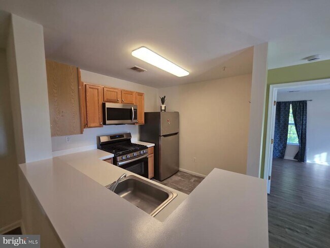 Building Photo - 1055 Gardenview Loop