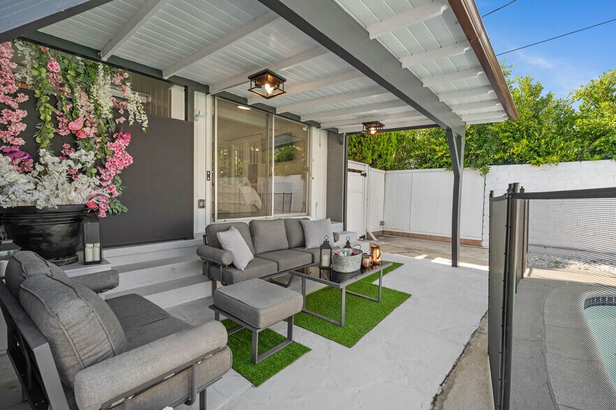 Building Photo - 140 N Carson Rd