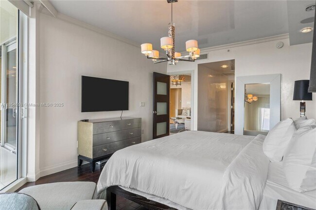 Building Photo - 17875 Collins Ave